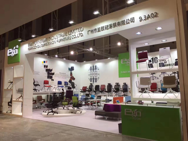 参加历届国际家具展